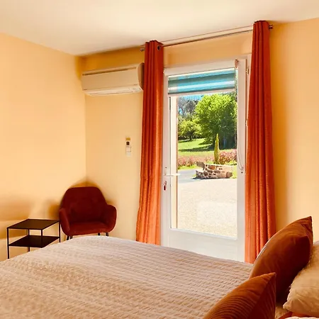 3-star Tourism Rated With Air Con And Private Heated Pool - 40 Mins From Bergerac *